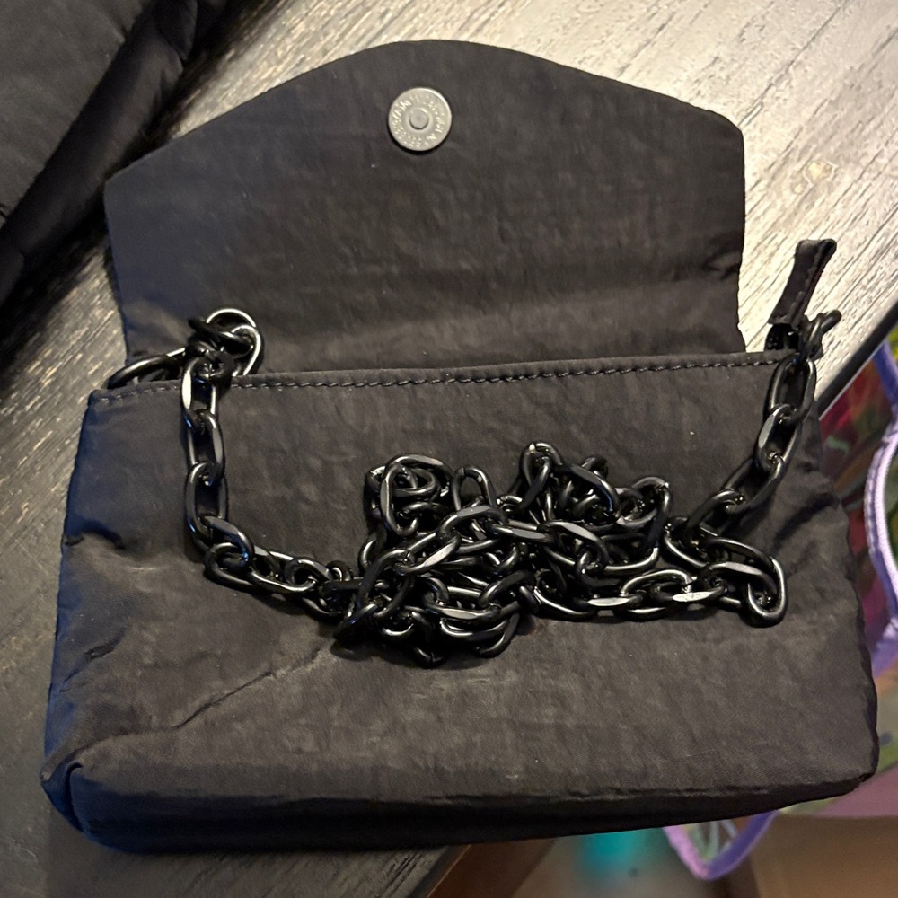 Elegant Black Chain Clutch